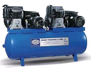 Doppelaggregat auf liegendem Behälter